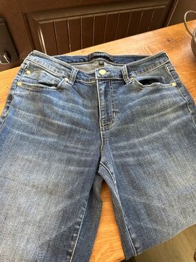 Liverpool Women's Straight Leg Jeans in Medium Blue Denim